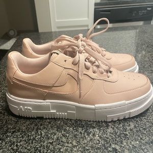 Nike Airforce 1 Pixel (only worn once)